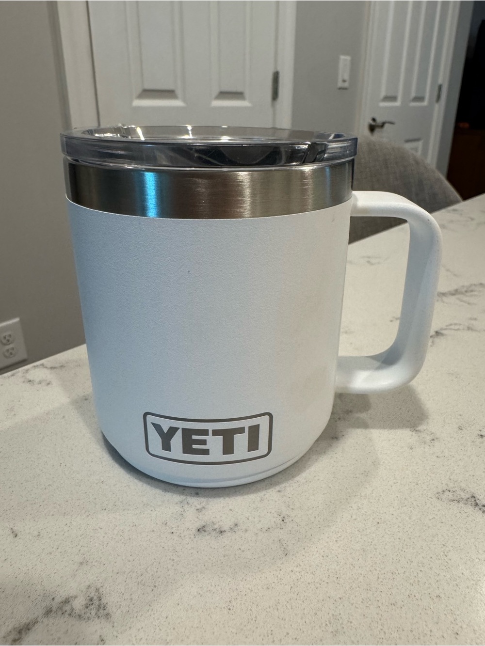 NWOT YETI Rambler 14 oz Insulated Mug with Handle - White